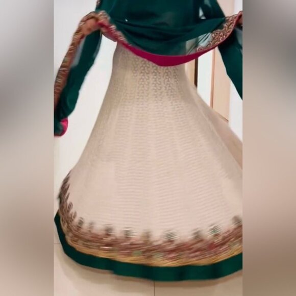 Sabyasachi White Lehanga with Emerald Green Details - Picture 6 of 12